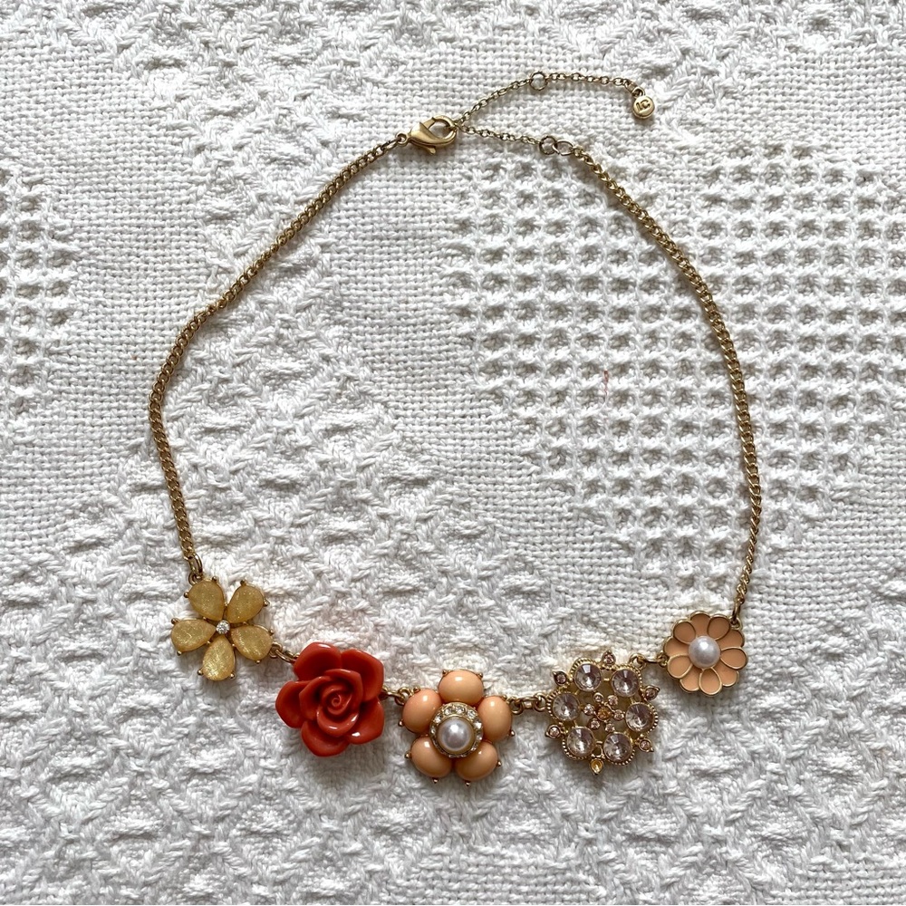 $5 or 3/$10 LC Lauren Conrad Floral Statement Necklace